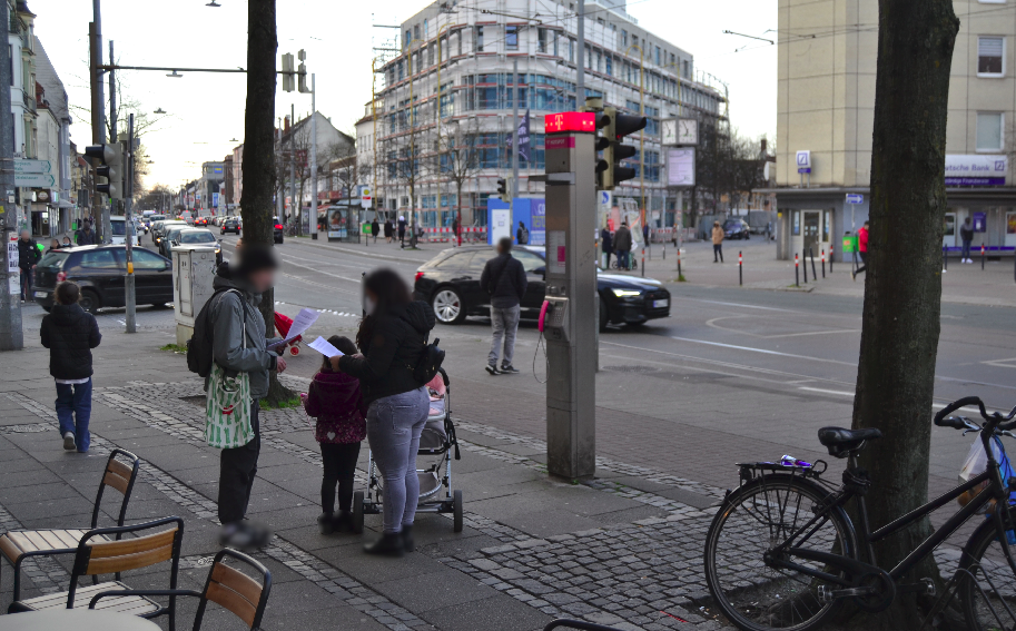 Straßenagitation im Arbeiterviertel Gröpelingen gegen die Abwälzung der Kriegskosten auf die Arbeiter 2022 2