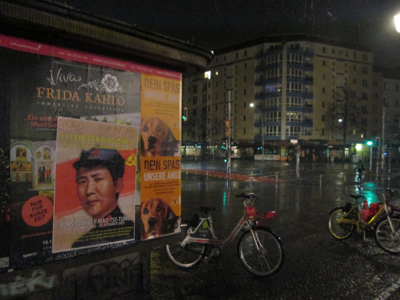 Berlin 130. Jahrestag Geburt Vorsitzender Mao Frankfurter Tor.cleaned