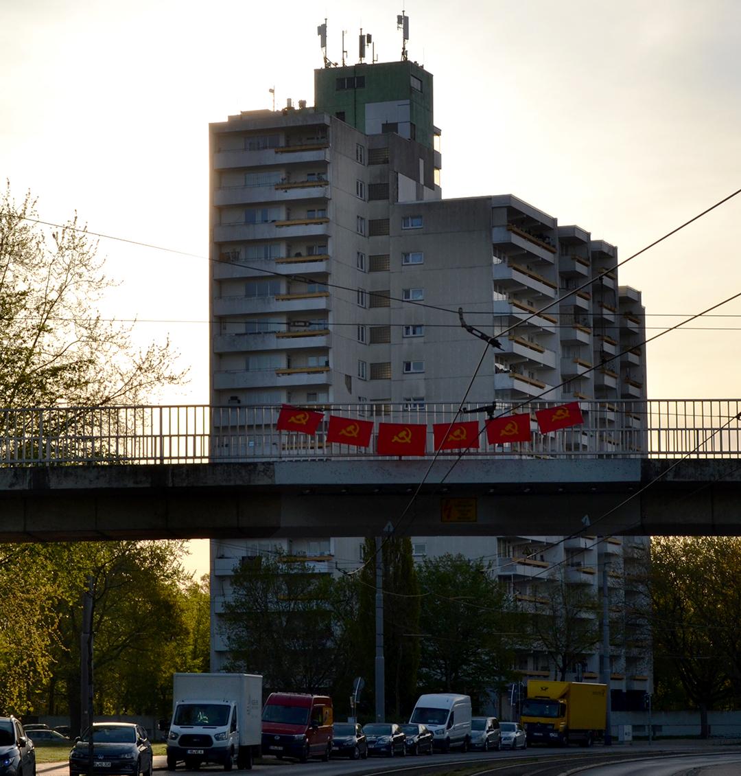 1Mai2023 Bremen Fahnen Tenever 1