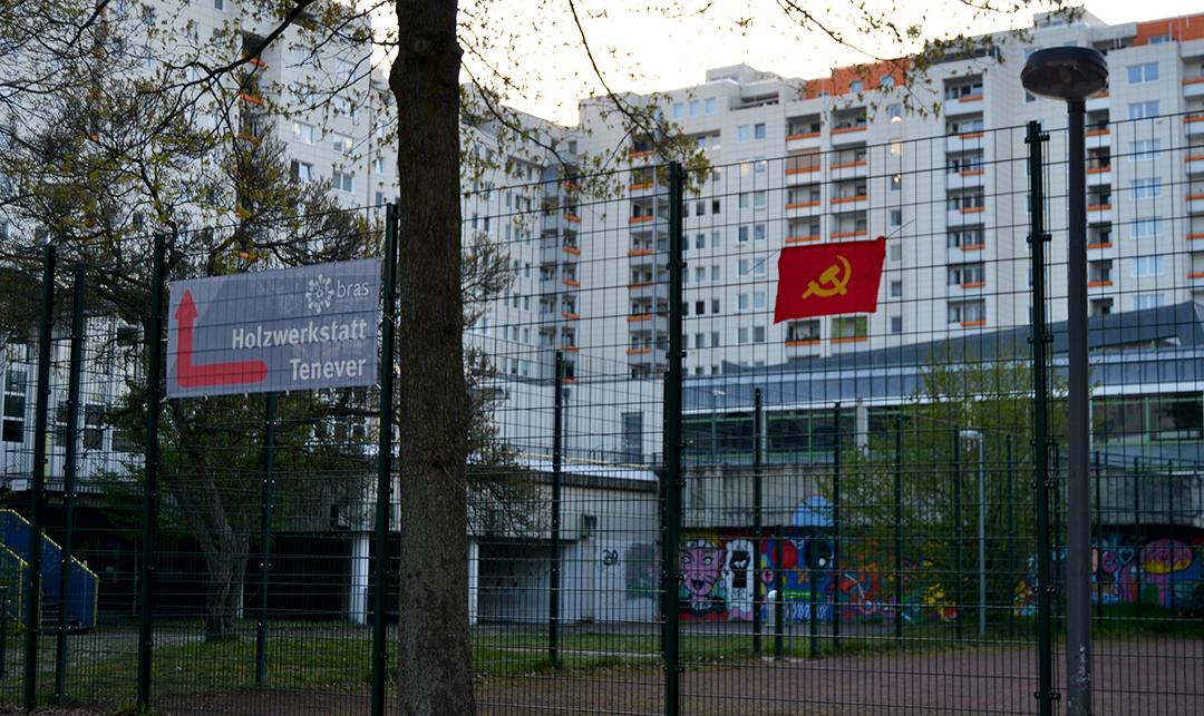 1Mai2023 Bremen Fahnen Tenever 2