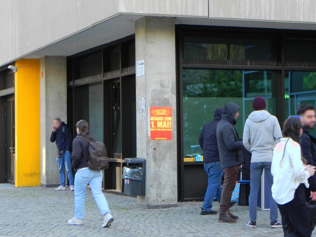 1 Mai 2024 Plakate Roter Bund Hamburg Uni 2