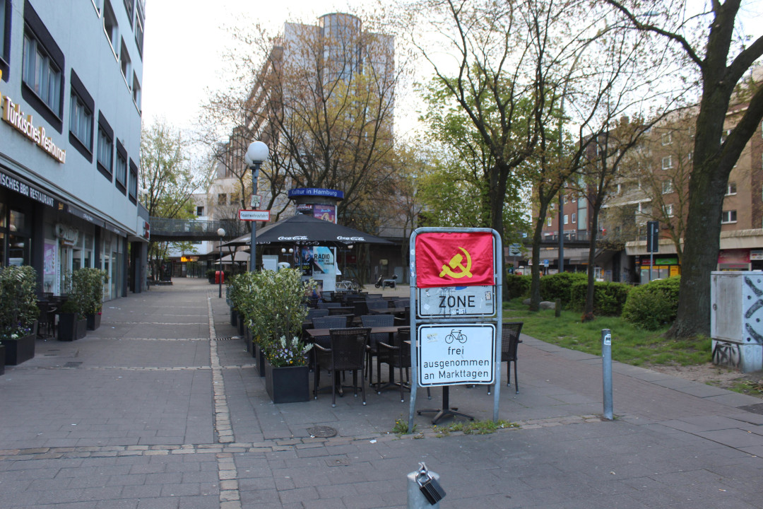 1.Mai 2022 Fahnen Hamburg 4