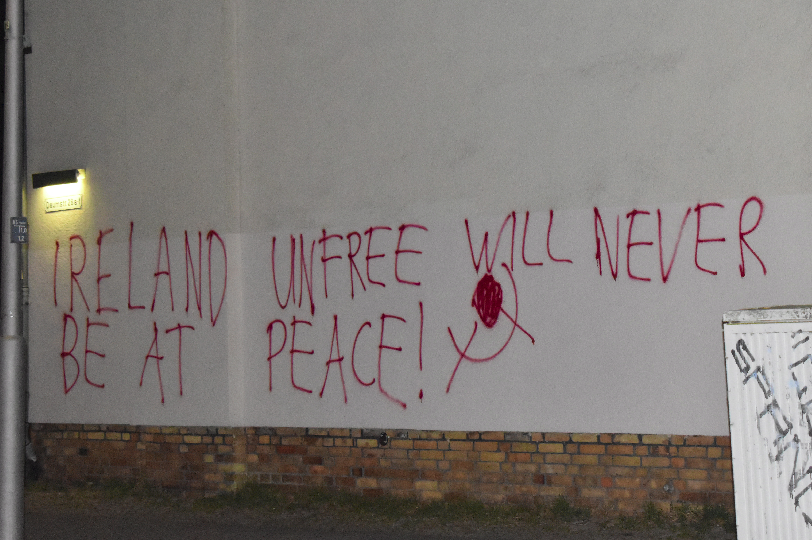 Berlin Solidarisches Grafitti mit Irland 1