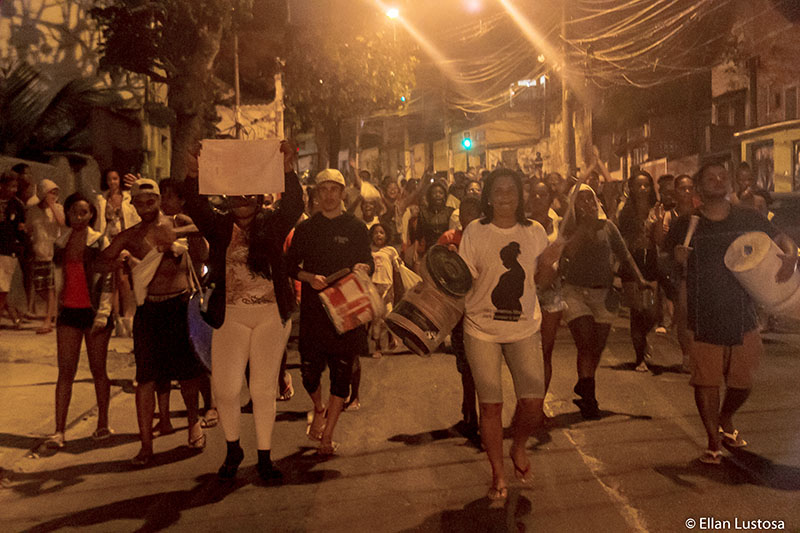 Protest gegen die Besatzung der Favela