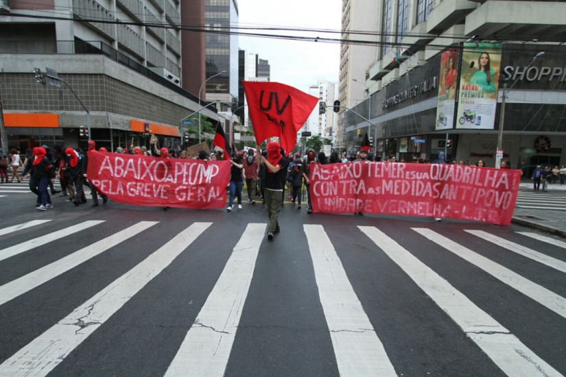 12Dezember Demonstration Curitiba