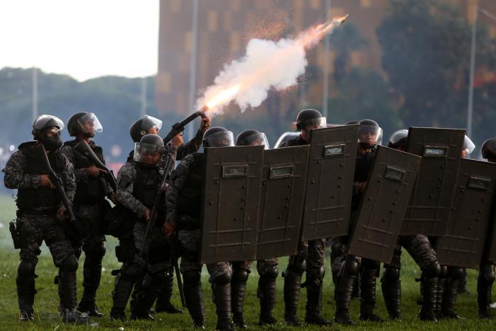 demonstration brasilia 2