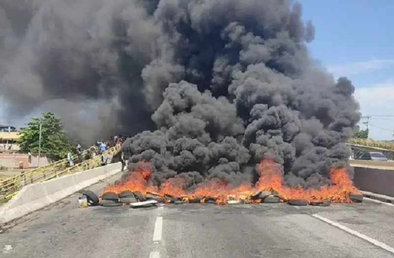 taxifahrere blockieren straße