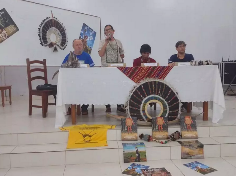 RO In einer kämpferischen Veranstaltung prangern führende Persönlichkeiten die Zunahme der Gewalt gegen indigene Völker in Brasilien an 1