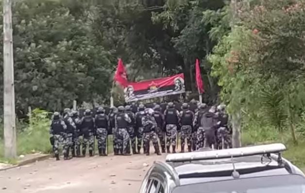 Brasilien Gegen die Krise stellen sich 1400 Bauernfamilien den Bewaffneten gegenüber und übernehmen große Ländereien im ganzen Land 2