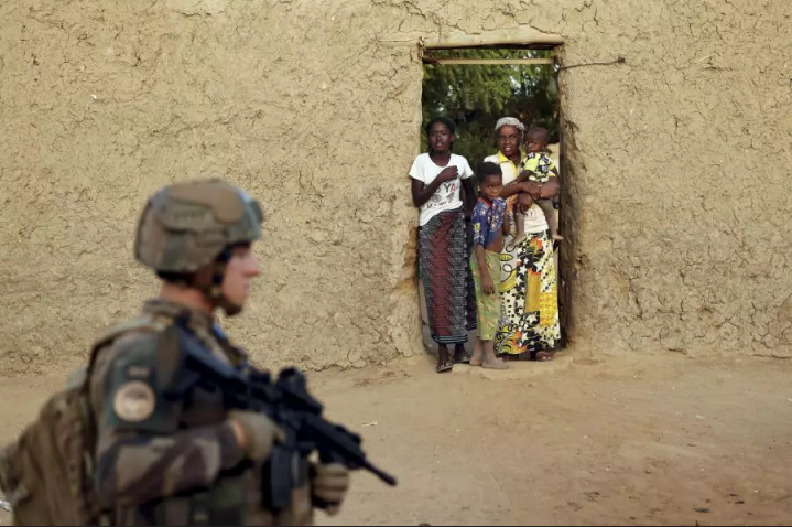 Mali Combatentes muçulmanos atacam base militar 2