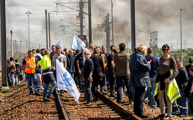 calais protest 3351153b