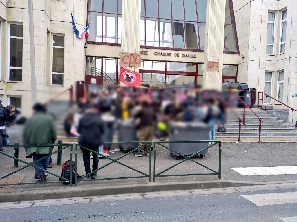 Blockade des Gymnasiums Lycée Charles de Gaulle in Caen