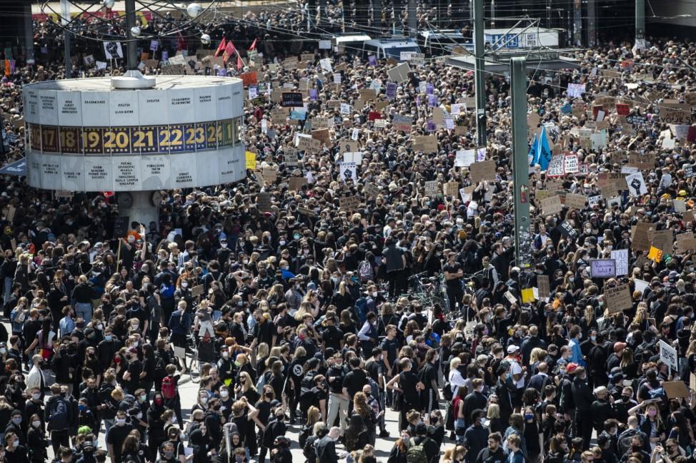 Zehntausende demonstrieren gegen Rassismusber3.cleaned