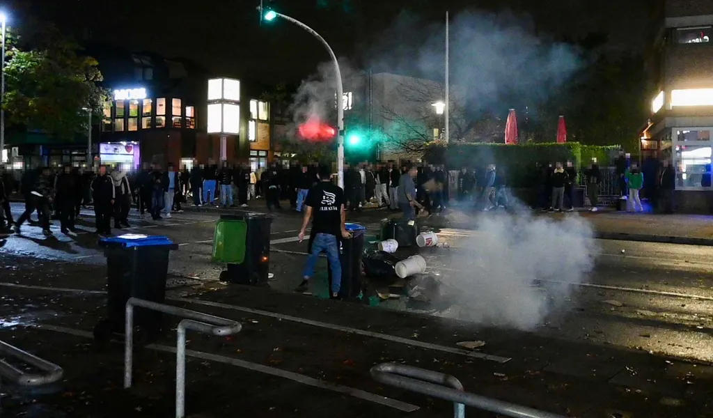 Hamburg Kämpfe gegen die Polizei in unterschiedlichen Arbeitervierteln 2