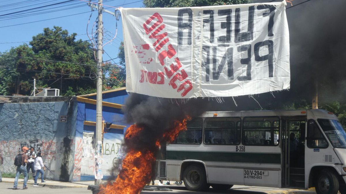 pena nieto in oaxaca 1