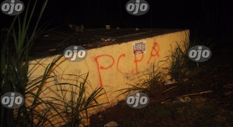 DIARIO OJO POLICIAL CARAPONGO HALLAN BANDERA DE SENDERO LUMINOSO Y EXPLOSIVOS 5