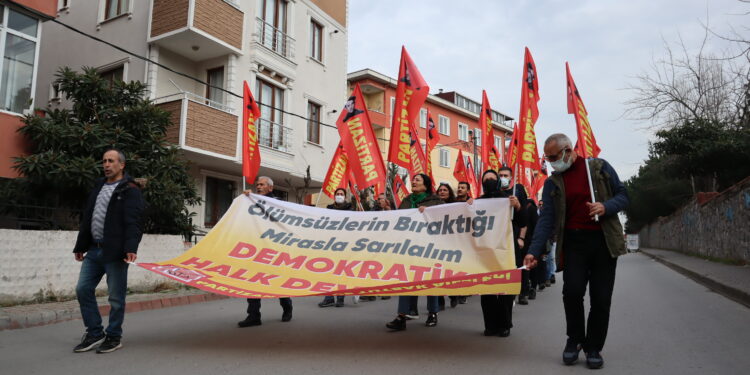 Türkei Aktion zur Gründung des IKB und weitere Aktivitäten in Gedenken an die Märtyrer der Partei und der Revolution 2