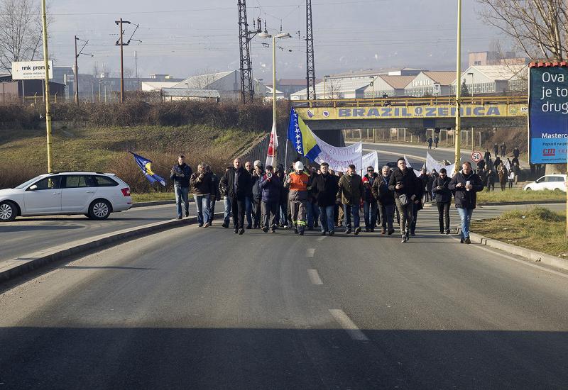 zeljezara radnici naguravanje2